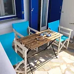 Aura Paros