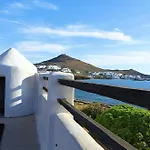 Aura Paros *