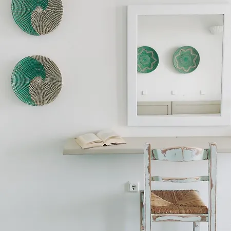 Aura Paros Λογαράς
