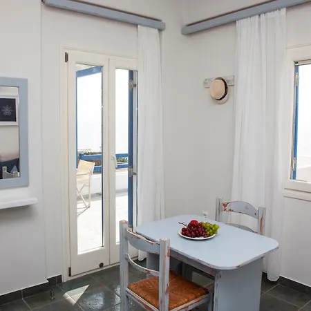 Aura Paros Logaras