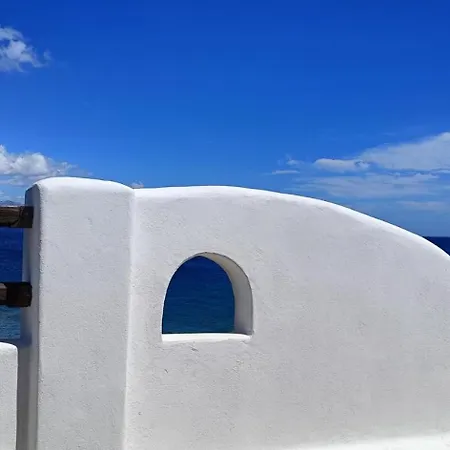 Aura Paros